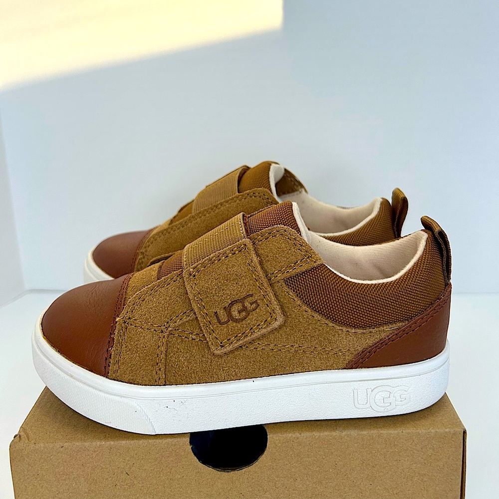 NWT Kids UGG shoes - Picture 2 of 9